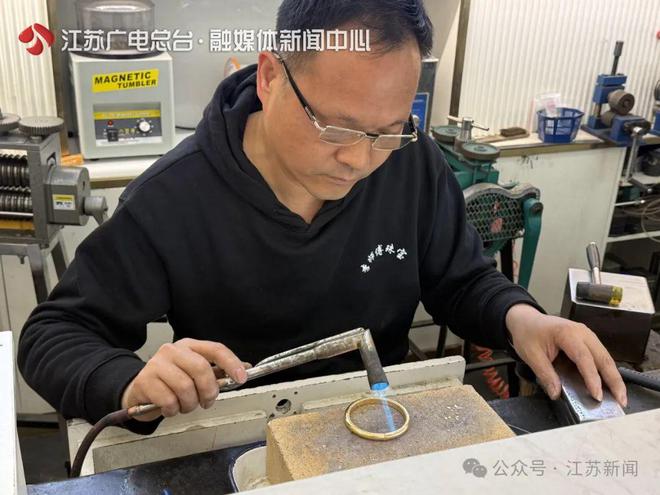 金年会金字招牌信誉至上暴跌！大批年青人涌入！温州也呈现了…(图2)